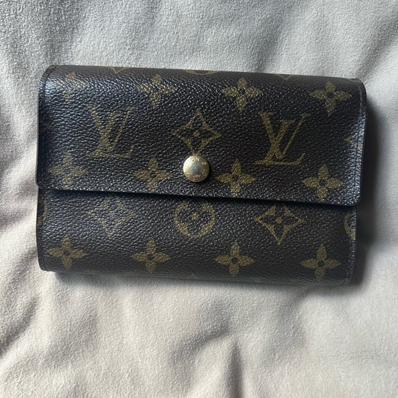Louis Vuitton Dark Brown Monogram Wallet - Picture 1 of 13